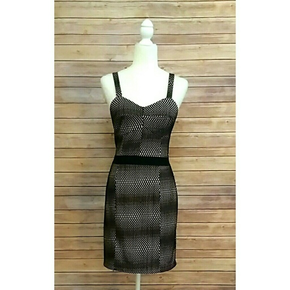 Julienne W Dresses & Skirts - Julienne W black and cream sleeveless dress